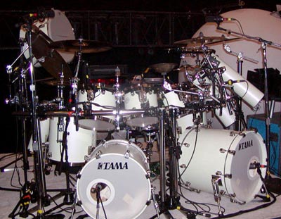 Drum kit of Tim Alexander - A very cool drum kit! Tim Alexander is the drummer of Primus. He has an awsome style, I love it!