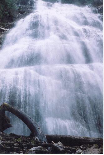 Bridal Veil Falls - a full view - This is the only photo we have where we can make out the top of the falls lol. They're the sixth highest falls in Canada at a whopping 400ft high. That's 122 metres for those of you who need the conversion :P