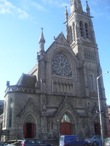 Downtown Drogheda - A walking tour of Drogheda, which is half n hour north of Dublin. It is a medieval town with many beautiful cathedrals, a river front, and the remains of St Oliver Plunket.
