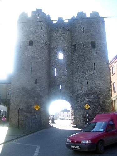 Downtown Drogheda - A walking tour of Drogheda, which is half n hour north of Dublin. It is a medieval town with many beautiful cathedrals, a river front, and the remains of St Oliver Plunket.