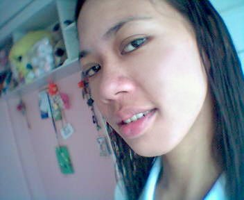 ella on the mix - narcissm anyone? heheheh jokin..ill also do what you're doing if i have a camera too..