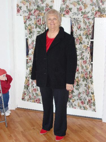 My Lisa Renna Hair  - For all of you that voted yes. Here it is I did it myself this morning at 5am. It is more suited for a 63 years old
