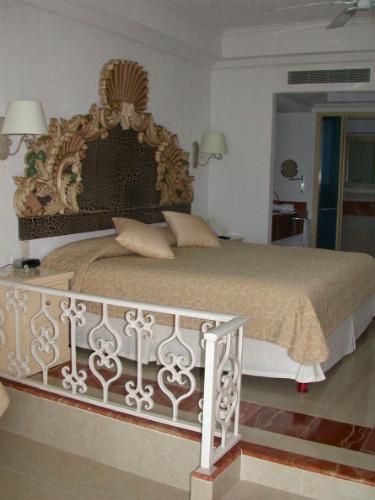 Gran Caribe Real - Hotel room at the Gran Caribe Real in Cancun