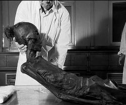 500 years unrotten corpse - its a body of the Ming Dynasty