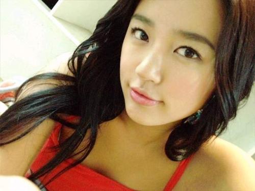 Eun Hye - Eun Hye who played janel in this series is a member of the famous group in korea called as baby vox.