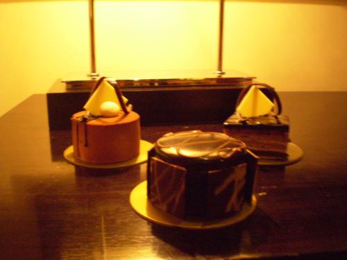 Cakes - My boyfriend gave it to me when I was in a nearby hotel... It's his surprise