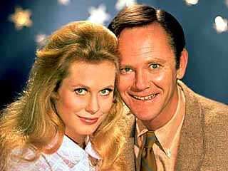 Darrin and Sam - Image of Darrin and Samantha Stevens from the tv show Bewitched