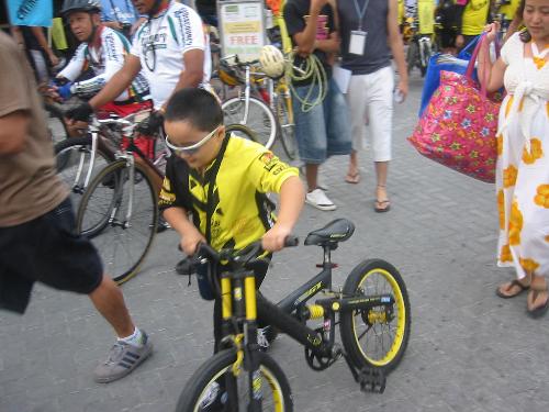 mountain biking - A young boy out to conquer the world of biking in his first Tour of the Fireflies