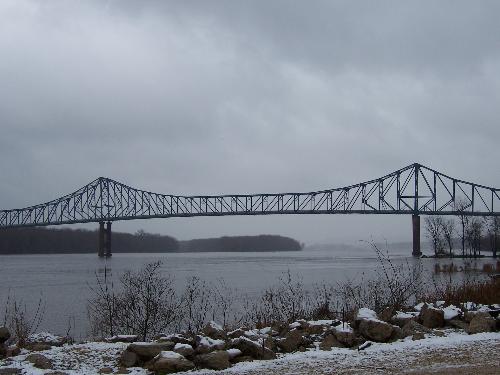 Bridge connecting Illinois to Iowa over Mississipp - Bridge next to Route 84 in Illinois connecting to Iowa.