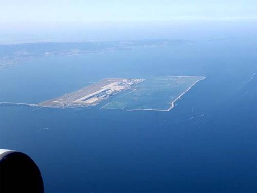 Airport in the Middle of the Sea... that too M A N - Kansai International Airport is in OSAKA, JAPAN!!