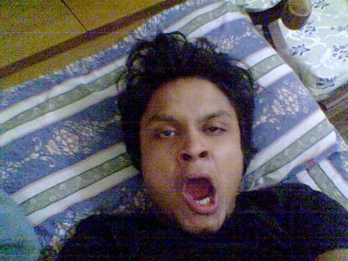 kAmi G - mujhe sonay do, main sona chahta hoon...!