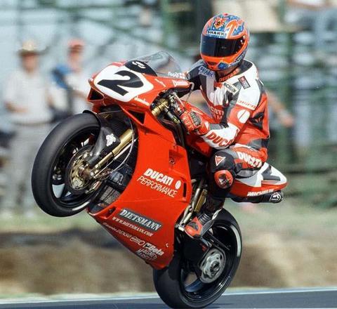 bike - this is photo of michel shooe marker if you down lodad this picture he will remove his helment   thanking you