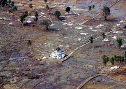Miracle at tsunami - the mosque still stand up
