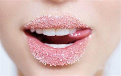 Juicy Lips - These Lips are Lovely, Sexy, Sensuous, Sugercoated, Sizzling and Sensational. Isn't It.