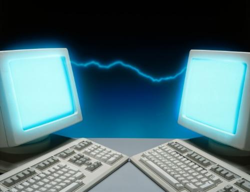 love - Two computer fall in love....