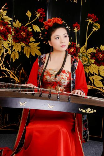 Beautiful Chinese Traditional Girl - Do you like Chinese Girls?they are somewhat much different from girls from other countries especially for the traditional girls,I think they are one kind of good treasure of Chinese Culture.Do you think so too?
