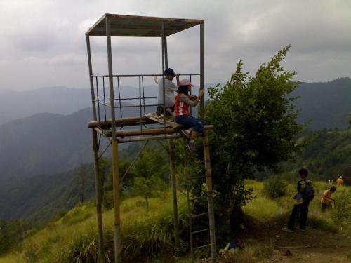 At the Tower - Kevin and Kat at the viewdeck of Mount Santo Tomas