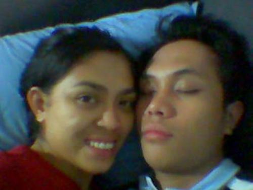 with my sleepy head lover - my hubby got some zzz, when i took this pix. I would always love to take pix whenever i'm with him. this was taken in our couch way back 2005.