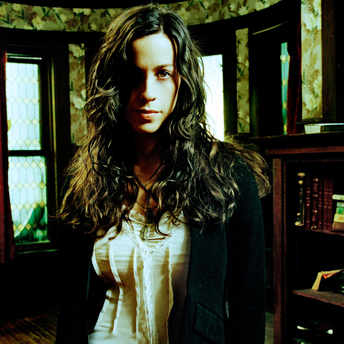 Alanis - dark