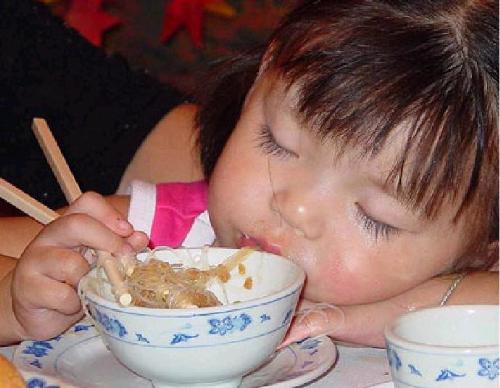 sleep is a luxury i do not have - Why do kids hate it when they are being sent to sleep during afternoon? I remember I used to fight back my 'yaya' every time she asks me to take afternoon naps. For me that was another form of punishment for me. But now, I often wish that I could sleep every afternoon, since i only have 4-5 hours of sleep every night.