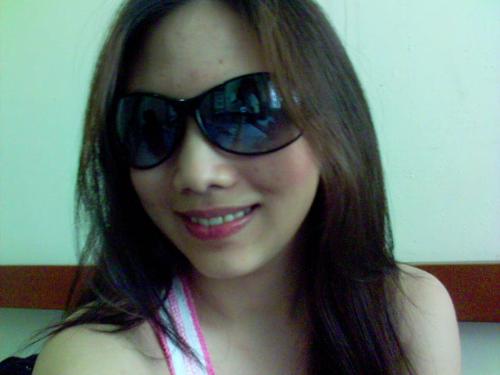 kate at her ojt! - she's so bored that time so she took pictures... so insane of her...