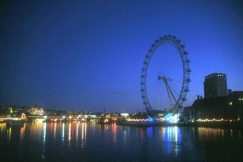 London Eye - Also known as the millenium wheel; opened in 1999 ans was the largest observation wheel in the world. It stands 135m high on the western end of Jubilee Gardens, on the south bank of the River Thames in Lambeth, London, England.