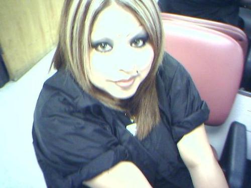 ME - ME CHILLEN @ BEAUTY SCHOOL