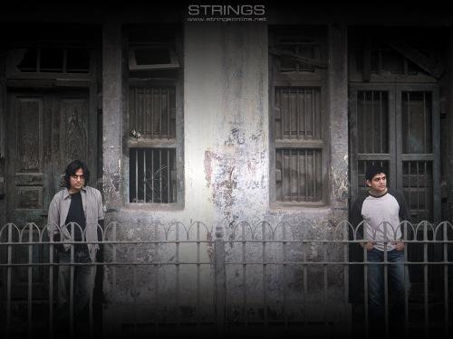 Strings - Bilal Maqsood and Faisal Kapadia (from l - Bilal plays guitar awesome and Faisal sings wonderful... the duo is best!
