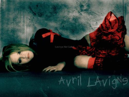 avril lavigne - my favourite artist... she so cute and nice, even she has married i will always love her