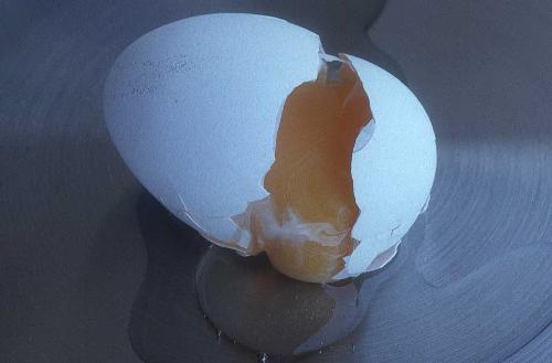 Egg - A cracked egg