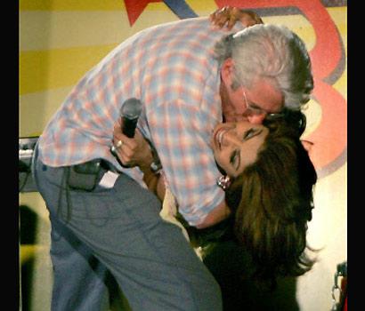 Kiss of Richard Gere and Shilpa Shetty - Here is the still of the incident which became a big public issue in India.