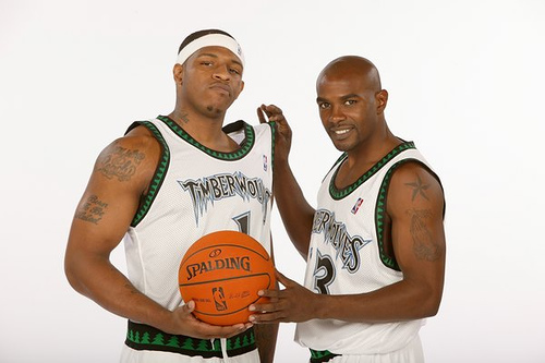 Great photo of Shaun Marion - Two NBA stars together