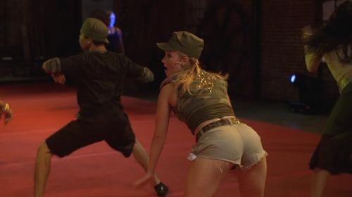 Hayden Panettiere - Shaking on the dancefloor