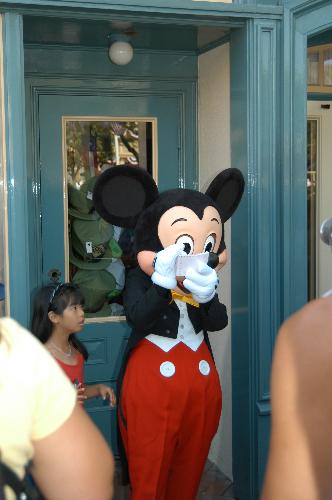 MIckey - mickey is one of my favorite cartoon character!