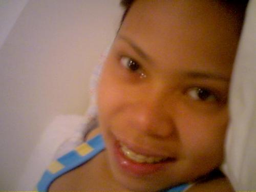 im so bored - hehe im so bored.. so i took a picture of me.. haha cant believe how vain iam..
