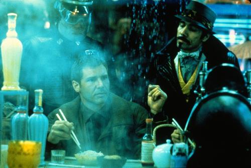 Blade Runner - Scene were you can see the steam and the dirty of the future that presents this movie