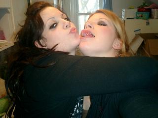 me and my gurl Nix!! - haha were freaks!!