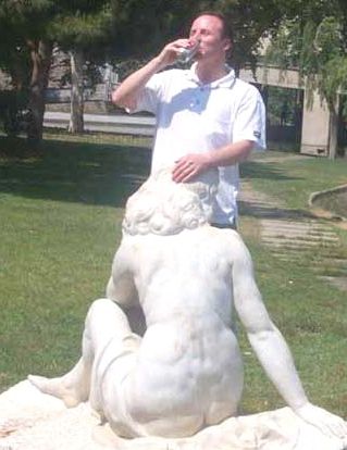 Oral Sex from a Statue - Funny