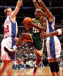 Gary Payton - Gary Payton led the Sonics to an 84-78 victory over the Clippers.