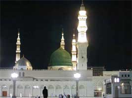 Masjid-e-Nabwi(Mosque of th Prophet) - this is the picture of th mosque at Saudi Arabia