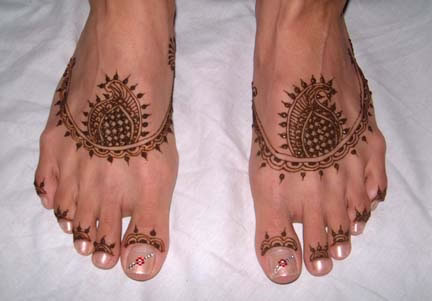 Henna Tattoo on Feet - This is a beautiful example of a henna tattoo.