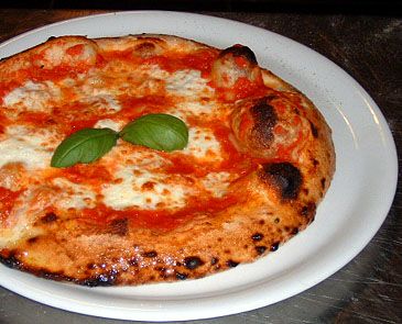 Pizza margerita - Italian pizza margherita