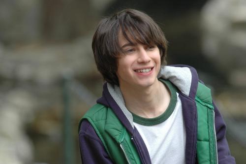 adam lamberg - he is looking so cool now, has a cool hair too!!