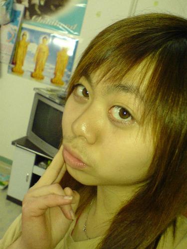 cut New hAirr ~~~ - just cut my new hair ^^ hoohohohohohoo it's kinda too short .