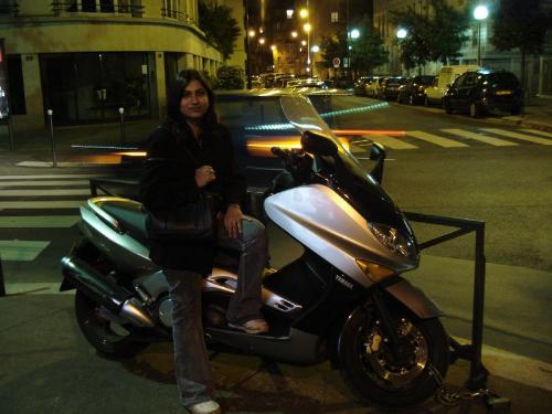 pic - friend with bike in london.
