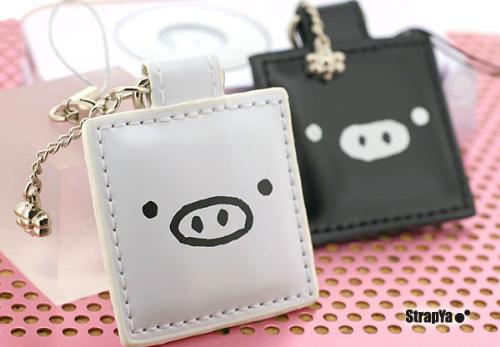 monokuro boo - hehehe..the black and white twin pigs,,they look adorable and sooo cute! i love it so much..so what are the stuffs u already collect??