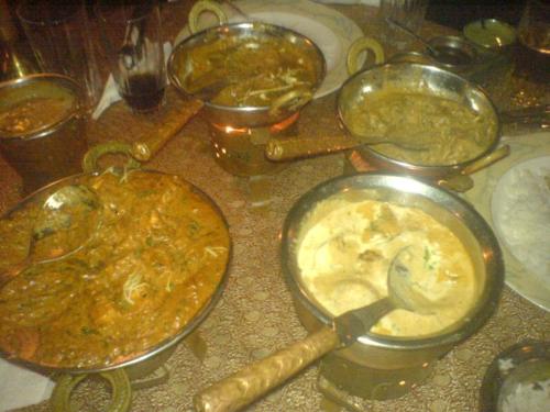 tasty indian food - Some very tasty Indian food in a restaurant.