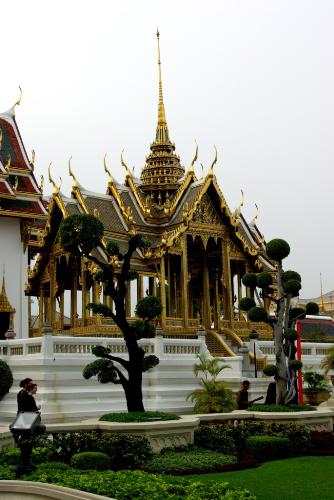 Thailand - Thailand presents the ultimate travel experience. The country has innumerable Buddhist temples, beautiful beaches, diving and water sports, hills and trekking opportunities, historical sites and everything that a traveler could possibly want. The country certainly could do without s3x tourism, though the industry is pretty well-entrenched. We stayed at Khaosan Road, an all-night scintillating place. The airport bus takes you straight there. Room tariffs start from 200 Baht onwards. People from all over the world come here to let their hair down. This place is not for the shy or the fearful. Budget travelers and adventure-seekers would love this place.