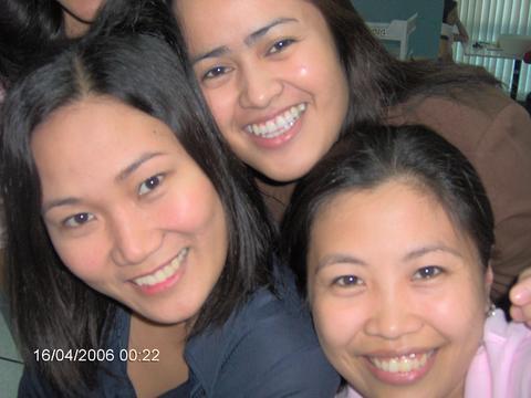 Sorrounded by beautiful friends - With me are two of my closests friends whom i work with. I love them both.