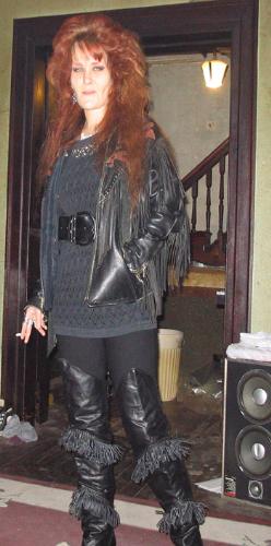 yule 2006 - i've taken better photos..my hair is actually longer than this now..by about 5 inches.